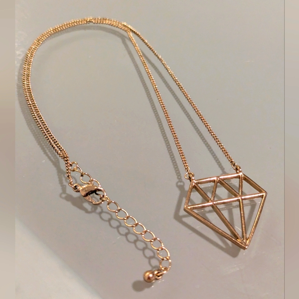 Diamond shape necklace